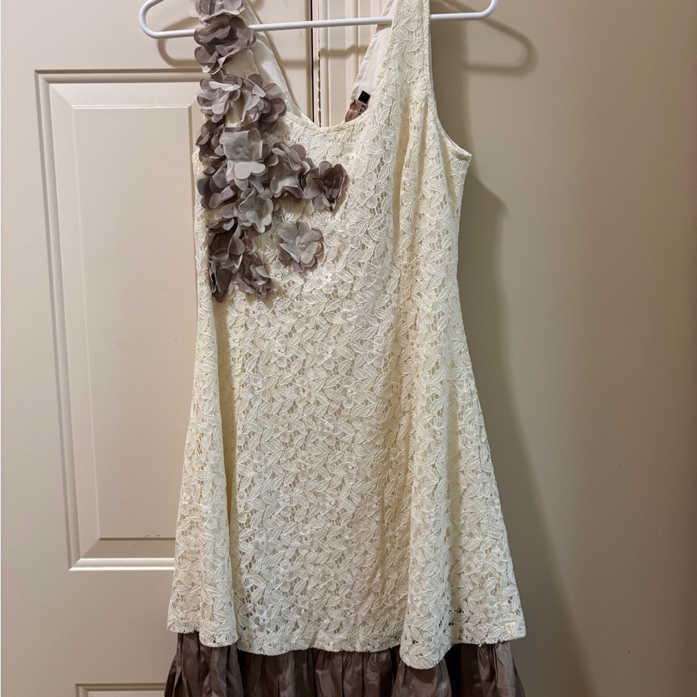 Ryu Cream Lace Dress with Brown/Gray Ruffle Detail - Size S
